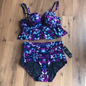 NWT TORRID SZ 00 (M/L) GEO Print Two piece bikini